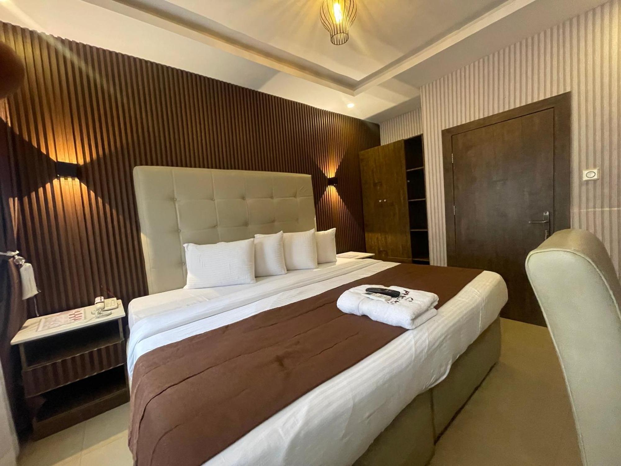 Presken Hotel @Villa Ikeja Eksteriør billede