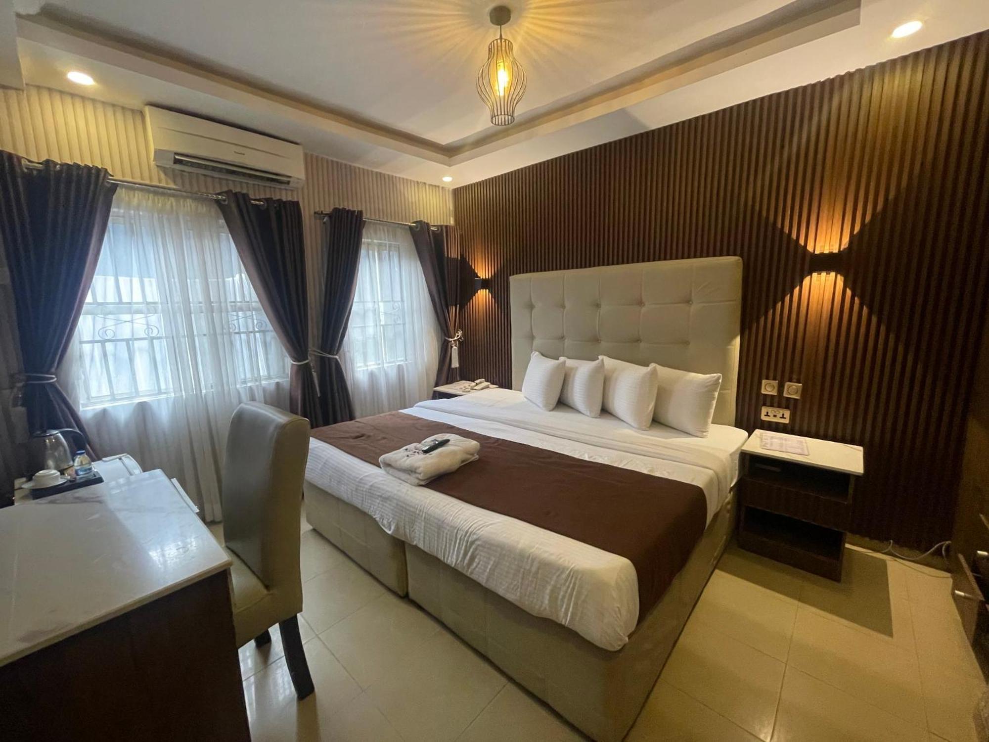 Presken Hotel @Villa Ikeja Eksteriør billede